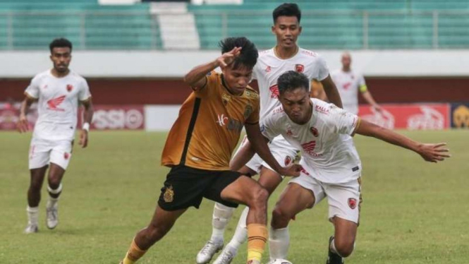 Duel PSM Makassar vs Bhayangkara FC