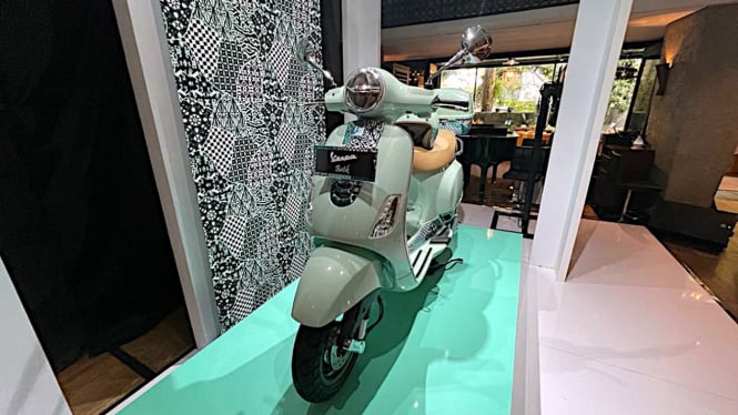 VIVA Otomotif: Peluncuran Vespa Batik di Jakarta