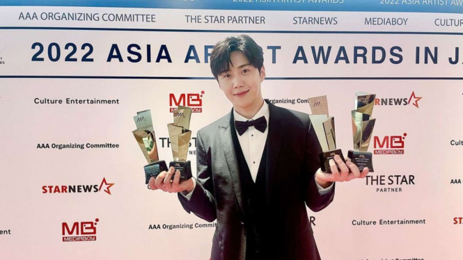 Kim Seon Ho raih 4 penghargaan di Asia Artist Awards 2022