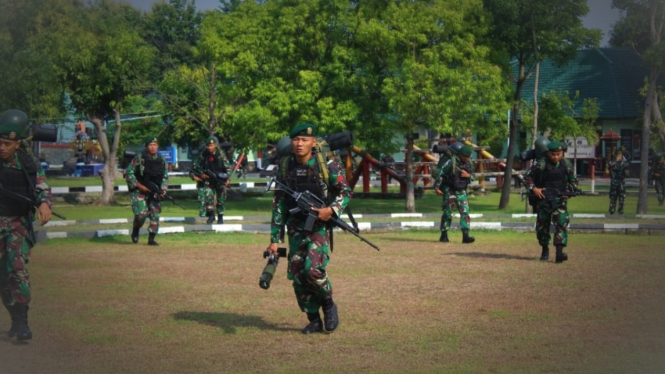 VIVA Militer: Uji petik pasukan Yonif Para Raider 501/Bajra Yudha Kostrad TNI.