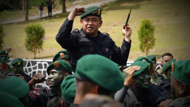 VIVA Militer: Pasukan satuan Intai Tempur IX Kostrad TNI.