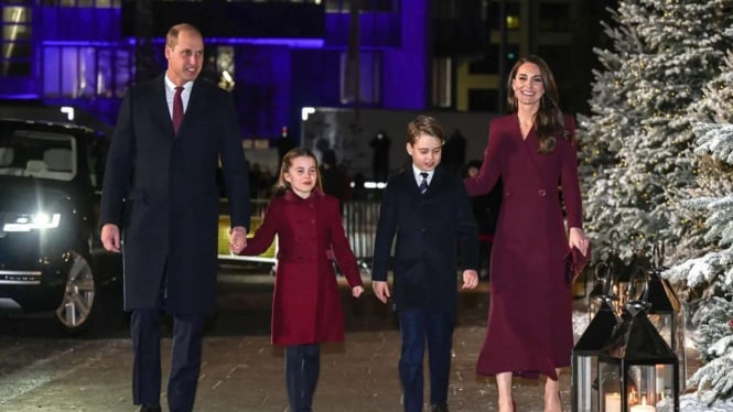 Pangeran William, Kate Middleton dan kedua anaknya di konser Natal