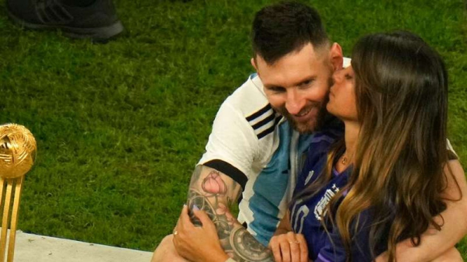 Lionel Messi dan istrinya Antonela Roccuzzo