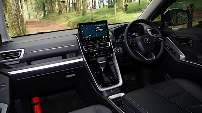 VIVA Otomotif: Toyota Innova Zenix