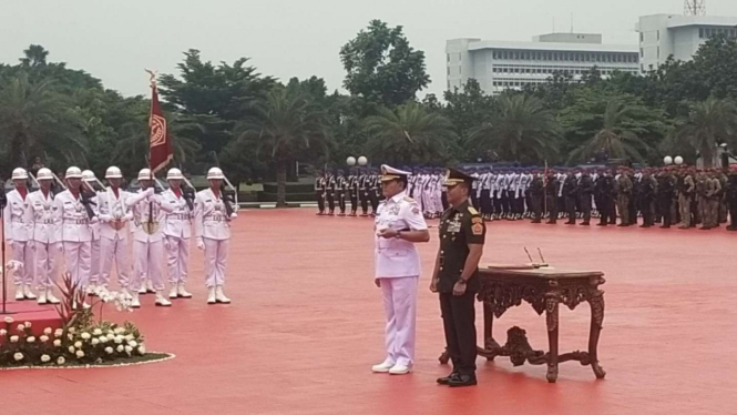 VIVA Militer: Upacara Serah Terima Jabatan Panglima TNI