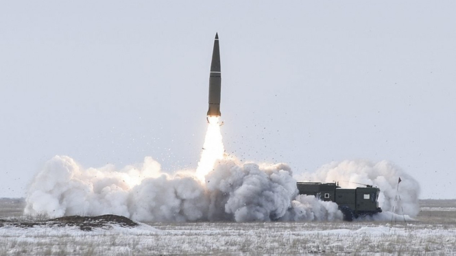 VIVA Militer: Rudal Balistik Jarak Pendek (SRBM) 9K720 Iskander militer Rusia