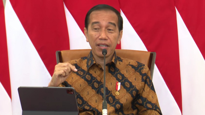 Presiden Jokowi berikan keterangan pers di Istana Merdeka