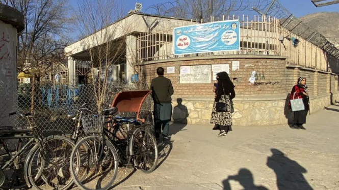 Taliban Afghanistan resmi melarang perempuan untuk mengenyam pendidikan di tingkat universitas.