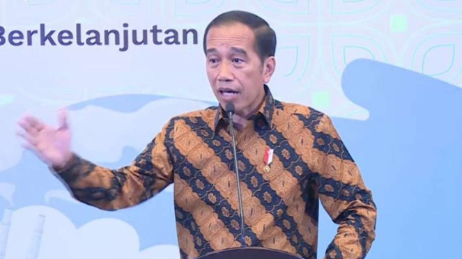 Tangkapan layar Presiden Joko Widodo memberikan sambutan dalam Rakernas Badan Pengelola Dana Lingkungan Hidup (BPDLH) yang disaksikan secara virtual, Rabu, 21 Desember 2022.