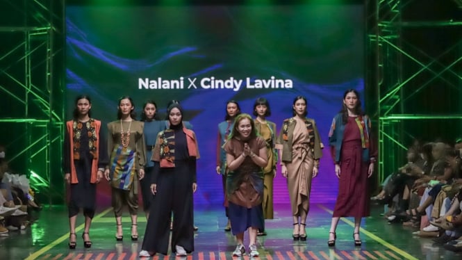 Koleksi Nalani X Cindy Lavina di Spotlight Indonesia. 