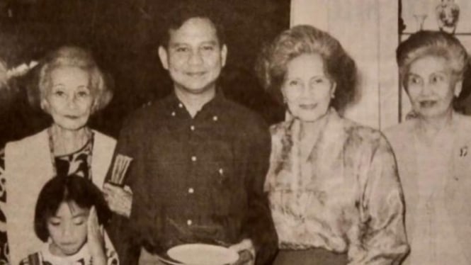 Unggahan Prabowo Subianto kenang sang ibunda tercinta
