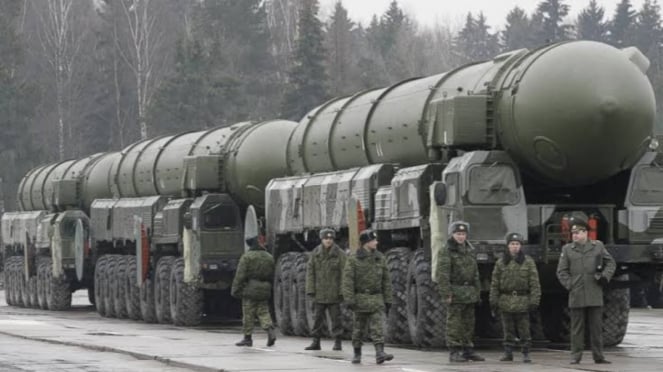 VIVA Militer: Rudal Balistik Antarbenua (ICBM) RS-28 Sarmat Angkatan Darat Rusia.