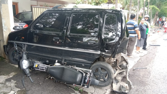 Kecelakaan beruntun di Semarang, Jawa Tengah