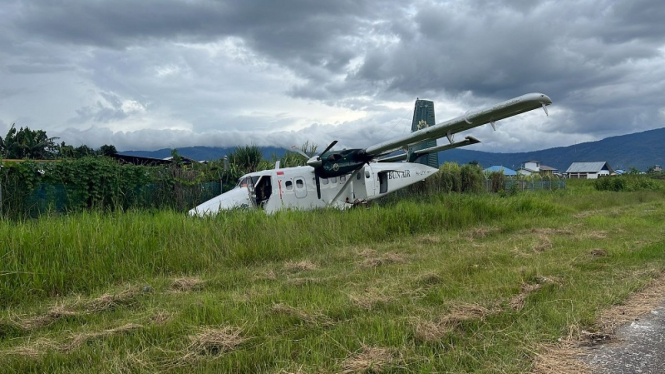 Pesawat Rimbun Air tergelincir di Bandara Moenamani, Dogiyai, Papua Tengah