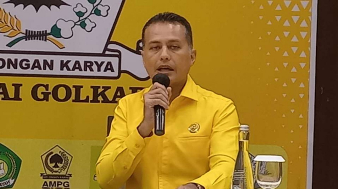 Ketua Partai Golkar Sumatera Utara Musa Rajekshah berbicara kepada wartawan dala