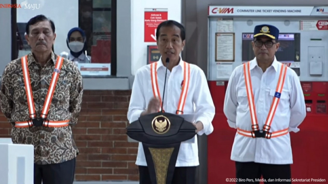 Presiden Joko Widodo (Jokowi) meresmikan pengembangan Stasiun Manggarai tahap I.