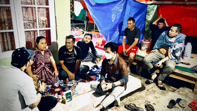 Dokter dari IPB University beri bantuan berobat kepada korban gempa Cianjur