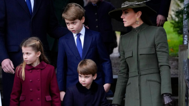 Kate Middleton bersama ketiga anaknya.