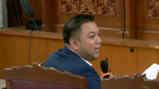 Jubir RKUHP Albert Aries saat menjadi saksi sidang untuk terdakwa Bharada E.