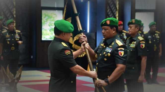 VIVA Militer: Serah terima jabatan Panglima Kodam Brawijaya.