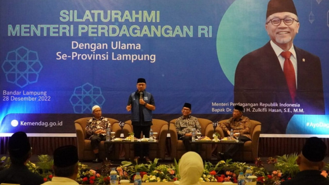 Mendag sekaligus Ketum PAN Zulkifli Hasan silatutrahmi dengan ulama di Lampung.
