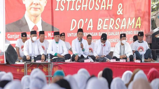 Jaringan Ustaz Sahabat (Usbat) Ganjar gelar doa dan istighosah bersama