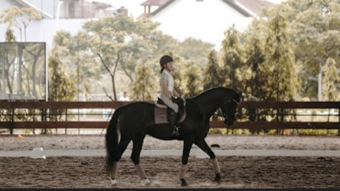 Atlet muda equestrian Indonesia, Vicky Lee.