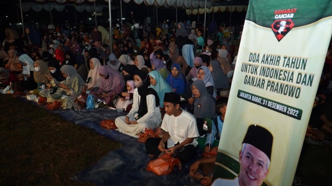 Meriah, Doa Akhir Tahun dan Menyambut 2023 oleh Relawan Sahabat Ganjar