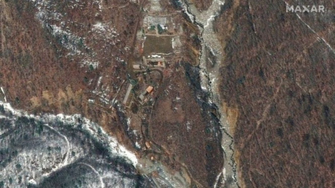 Citra satelit menunjukkan bangunan baru di lokasi uji coba nuklir Punggye-ri, Kabupaten Kilju, provinsi Hamgyong Utara, Korea Utara, 28 Maret 2022.