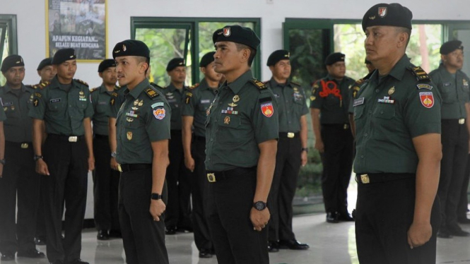 VIVA Militer: Upacara pindah satuan Yonif Raider 408/Suhbrastha.