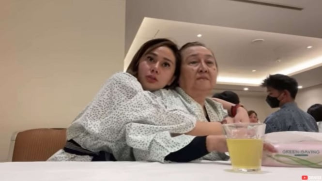 Denise Chariesta dan Mamahnya