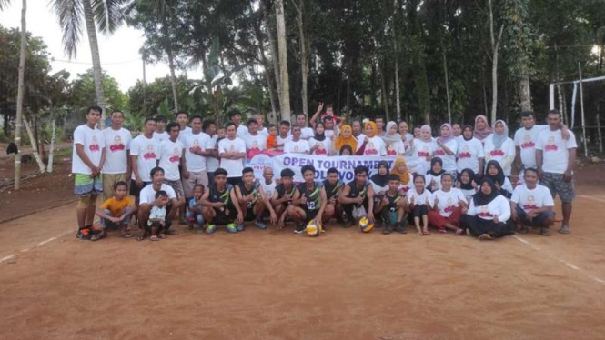 Relawan Ganjar menggelar kompetisi voli antar desa di Lampung