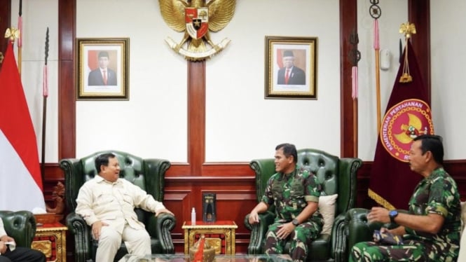 VIVA Militer: KSAL Laksamana TNI Muhammad Ali bertemu Menhan Prabowo Subianto