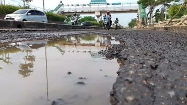 Banjir Semarang Surut, Awas! Banyak Lubang Menganga Di Jalur Pantura ...