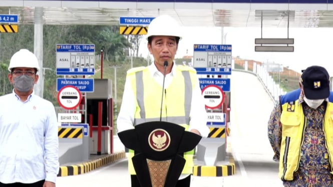 Presiden Jokowi meresmikan Jalan Tol Pekanbaru-Bangkinang, Riau