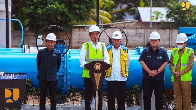 Presiden Jokowi meresmikan Sistem Penyediaan Air Minum (SPAM) Regional Dumai-Rokan Hilir-Bengkalis (Durolis), di Rokan Hilir, Riau.