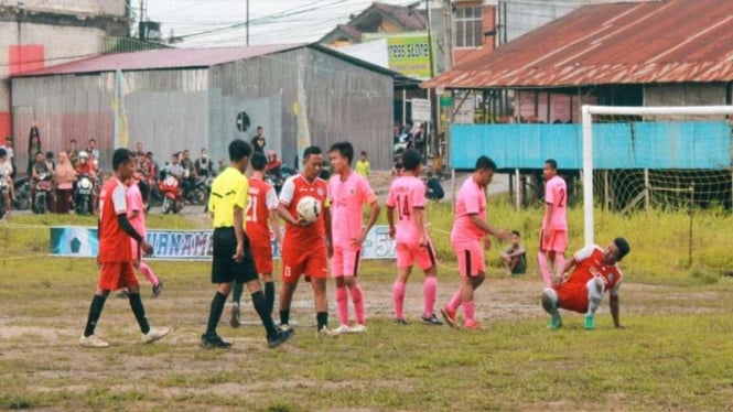 Relawan Ganjar menggelar turnamen mini soccer