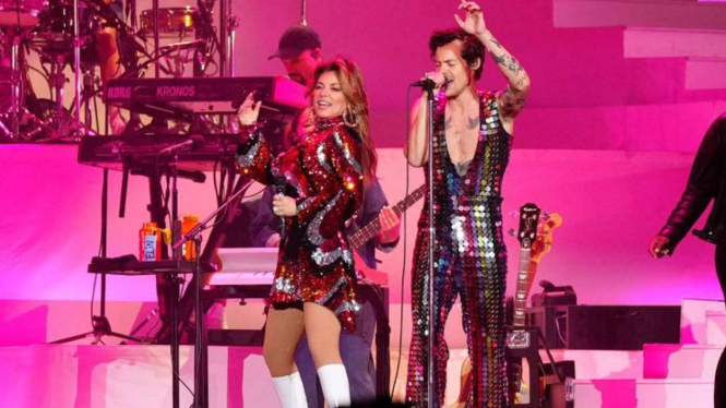 Shania Twain konser bareng Harry Styles di Coachella