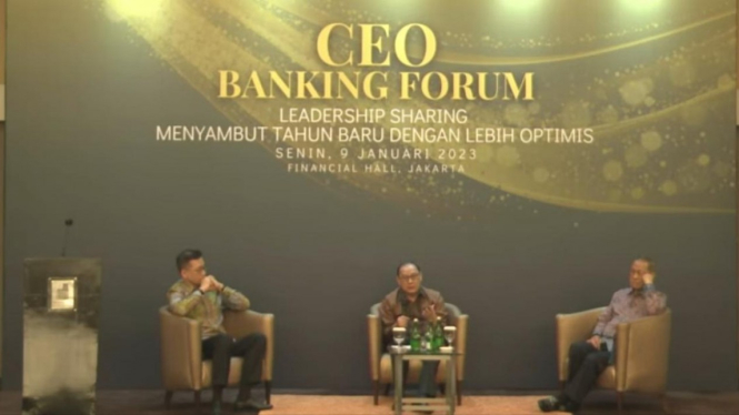 Komisaris Utama BNI, Agus Martowardojo (tengah) di acara CEO Banking Forum.