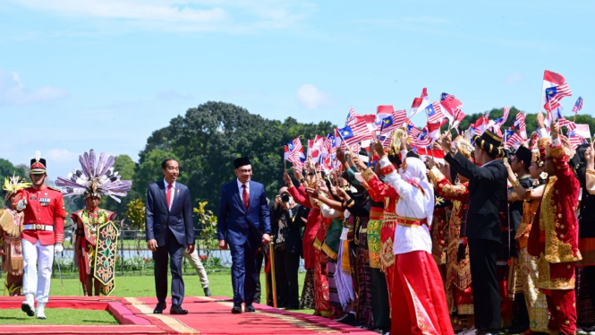 Presiden Jokowi menerima kunjungan kenegaraan PM Malaysia Anwar Ibrahim