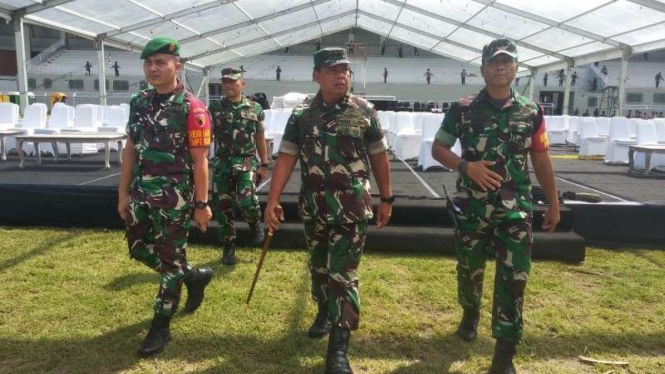 VIVA Militer: Pangdam Brawijaya Mayjen Farid M. di Stadion Diponegoro Banyuwangi