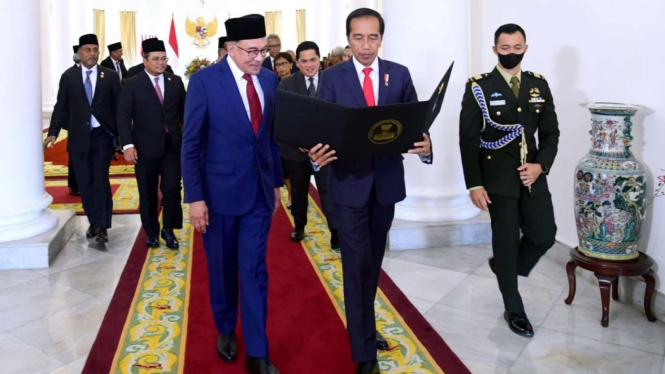 Presiden Jokowi Bersama PM Malaysia Anwar Ibrahim di Istana Bogor