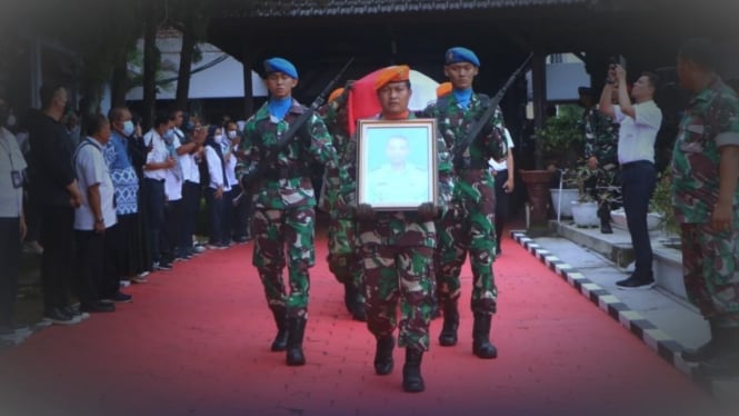 VIVA Militer: Prosesi penghormatan terakhir Kolonel Pnb Yani Ajat Hermawan