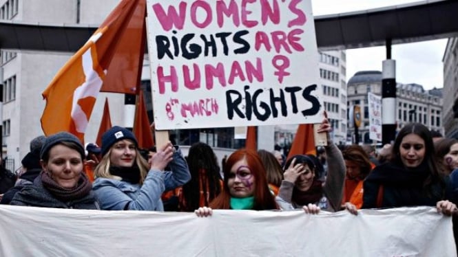 Keikutsertaan perempuan dalam aksi unjuk rasa selama Hari Perempuan Internasional. (Brussel, Belgia)