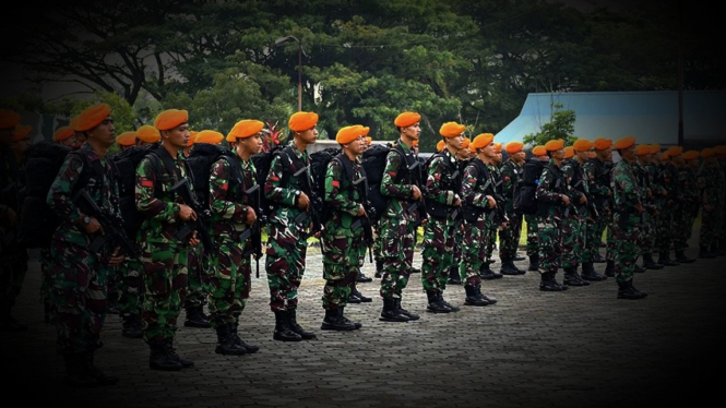 VIVA Militer: Pasukan Batalyon Komando Kopasgat dikerahkan ke Jakarta.