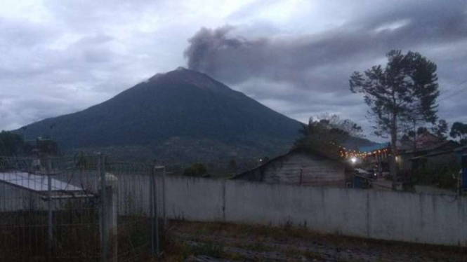 Gunung Kerinci di Provinsi Jambi