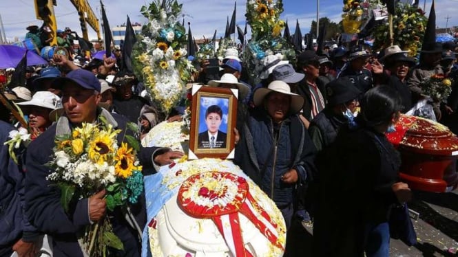 Pemakaman korban tewas kericuhan di Juliaca, Peru, Rabu, 11 Januari 2023