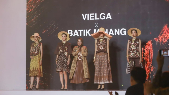 Koleksi Vielga x Batik Minang.