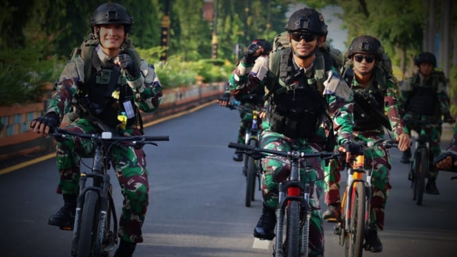 VIVA Militer: Prajurit Yonif Para Raider 501/ Bajra Yudha Kostrad, TNI.