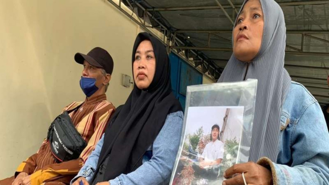 Keluarga korban Tragedi Kanjuruhan di PN Surabaya.